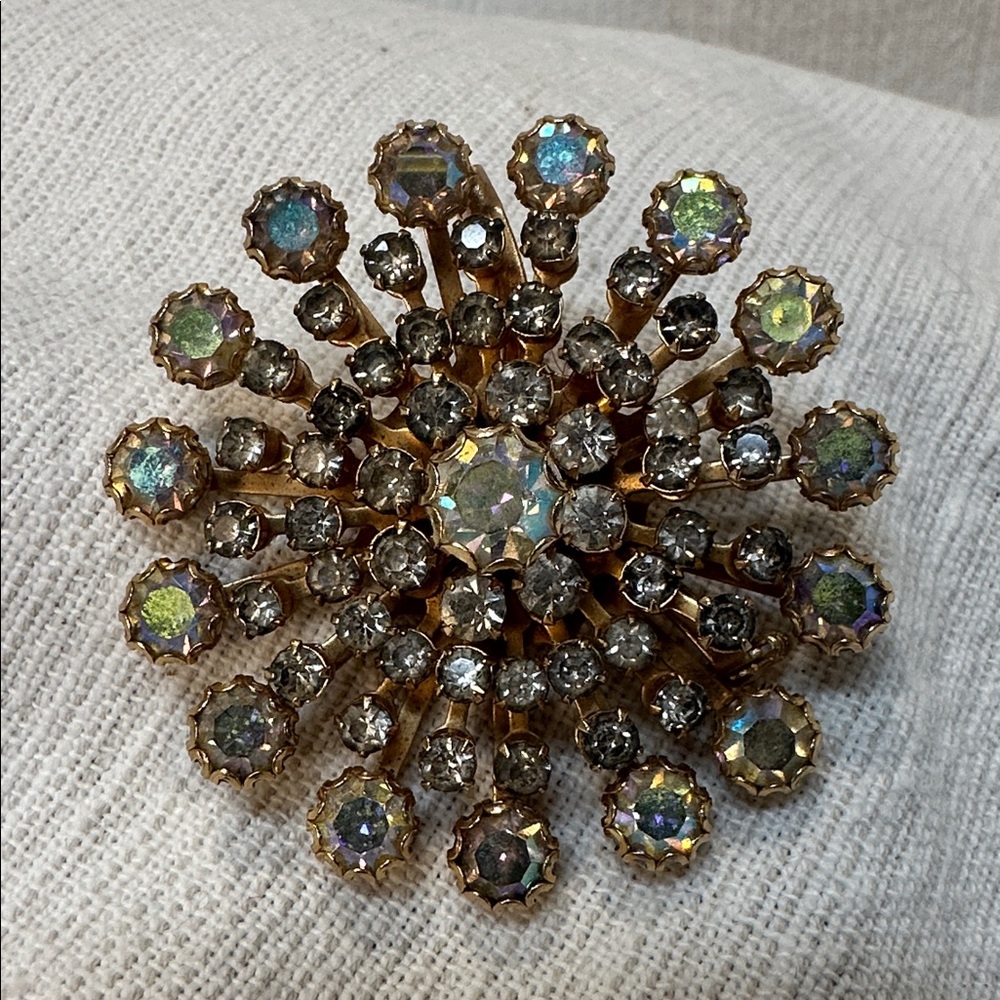Vintage MCM Weiss Rhinestone Starburst Brooch